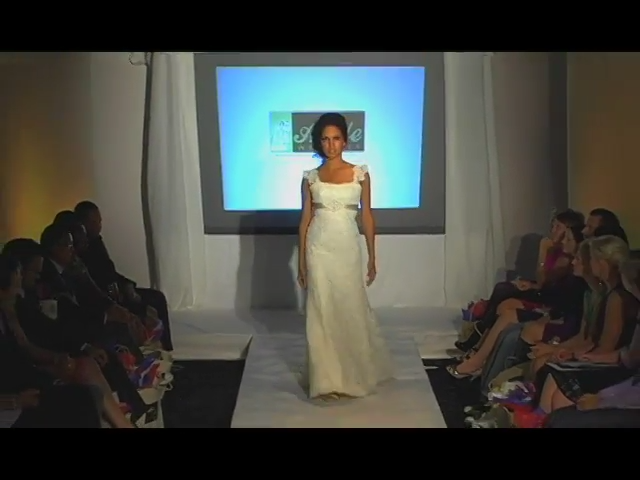 Bridal fashion. Naturally Beautiful. Beautifully Natural